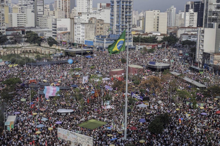 Só com o povo nas ruas se derrota o fascismo!