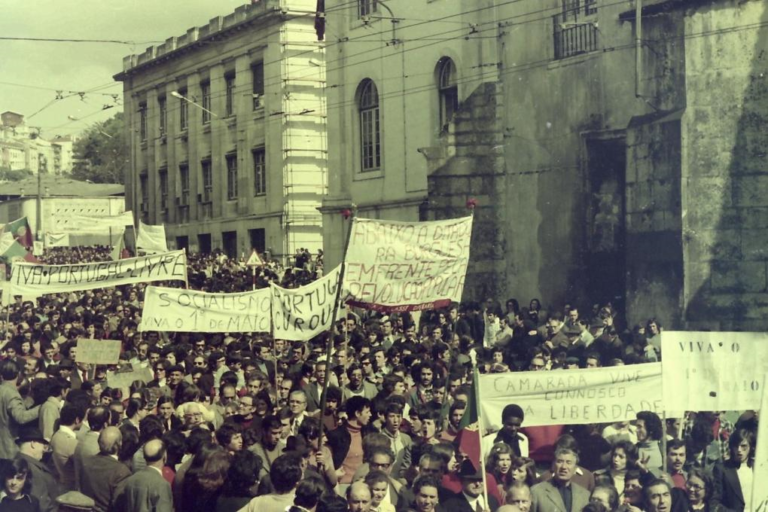Abril e “piedosas intenções”, por António Barata