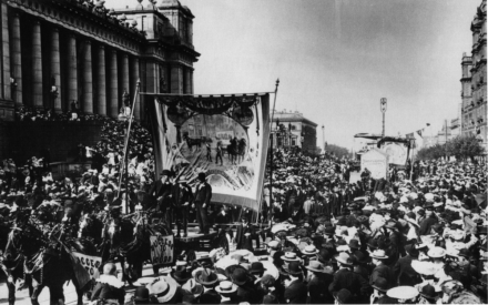 Karl Marx e a Associação Internacional dos Trabalhadores (1ª Internacional) sobre a Limitação da Jornada de Trabalho